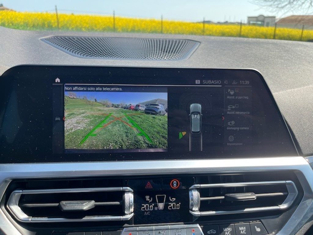 BMW 318 d 48V Touring Sport + Gancio Traino - 32