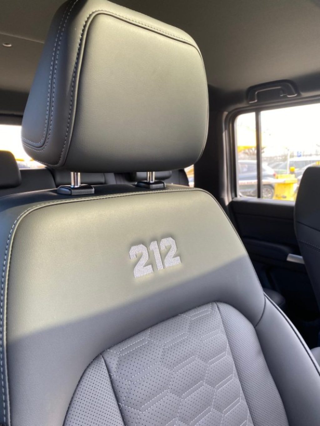 EMC 212 2.0 TGDI 8AT 4WD Adventurer - 18