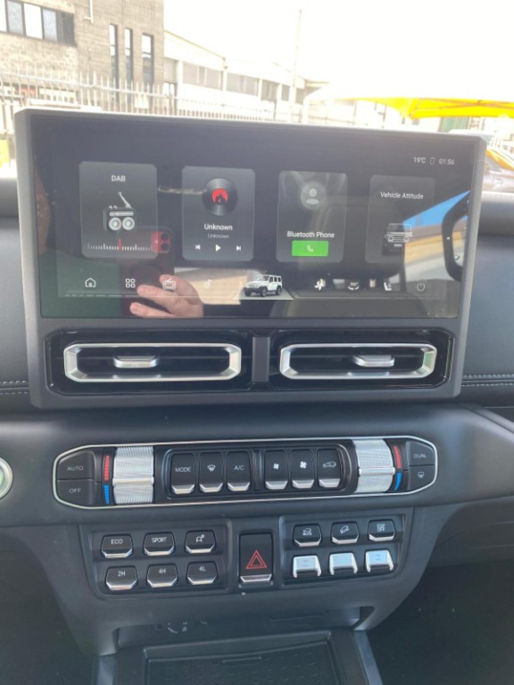 EMC 212 2.0 TGDI 8AT 4WD Adventurer - 24