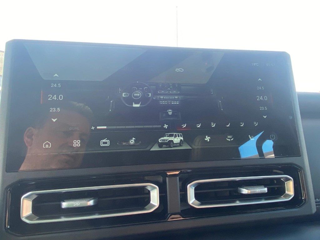 EMC 212 2.0 TGDI 8AT 4WD Adventurer - 26