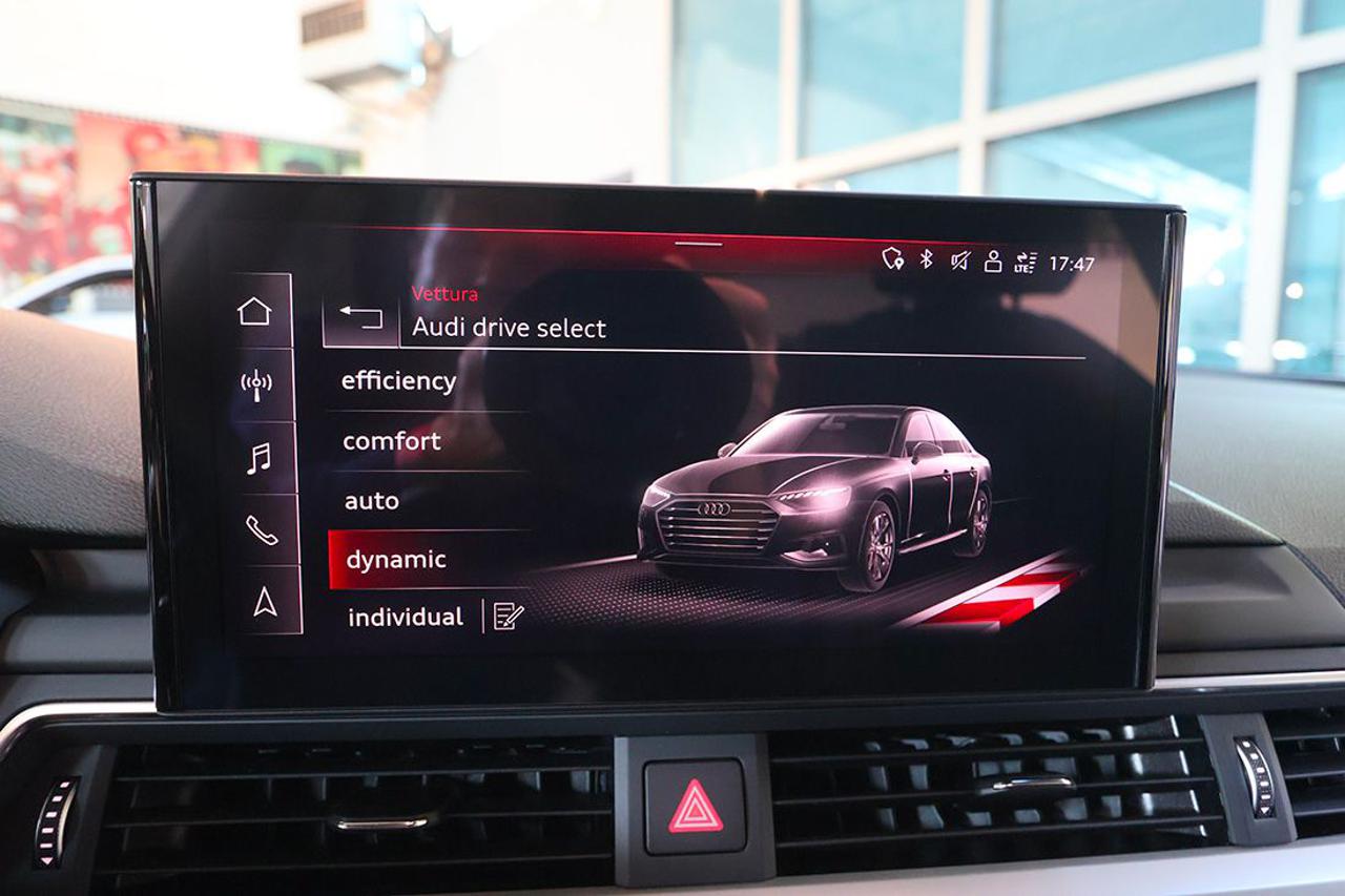 AUDI A4 35 TDI S-Tronic S-Line - 26