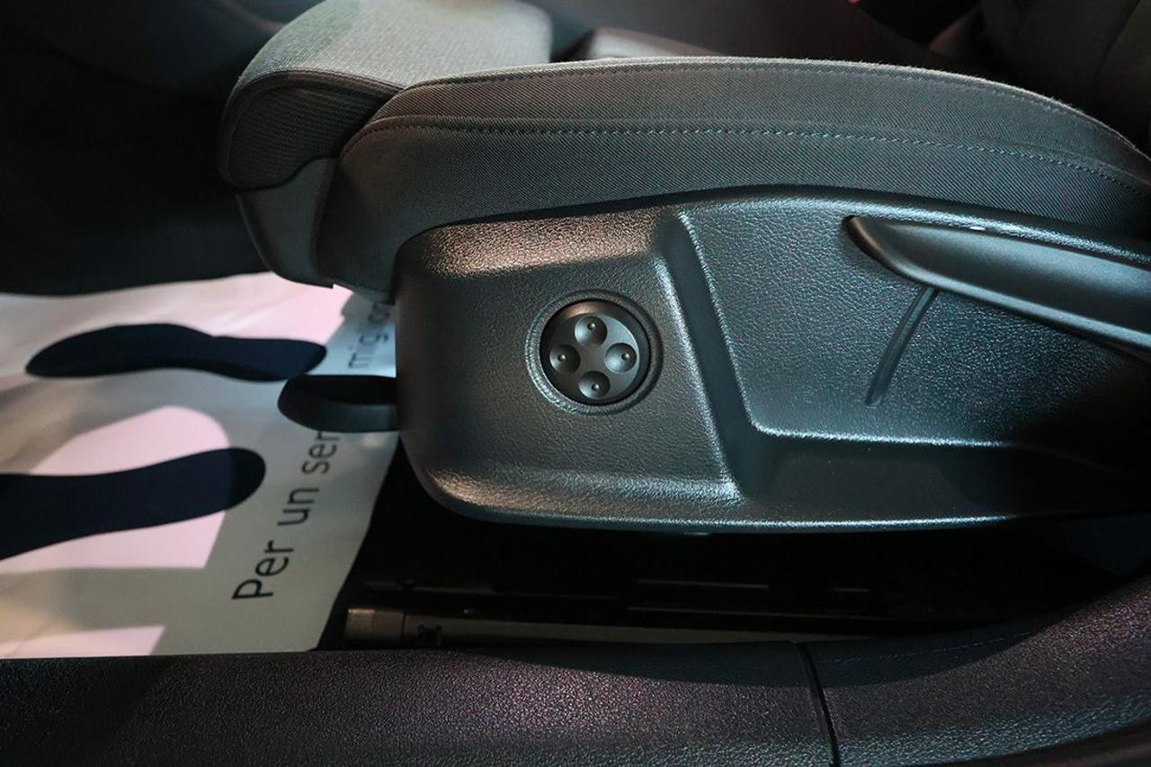 AUDI A4 35 TDI S-Tronic S-Line - 41