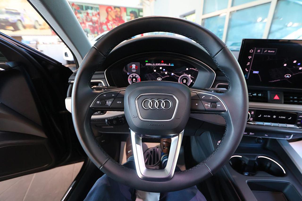 AUDI A4 35 TDI S-Tronic S-Line - 20