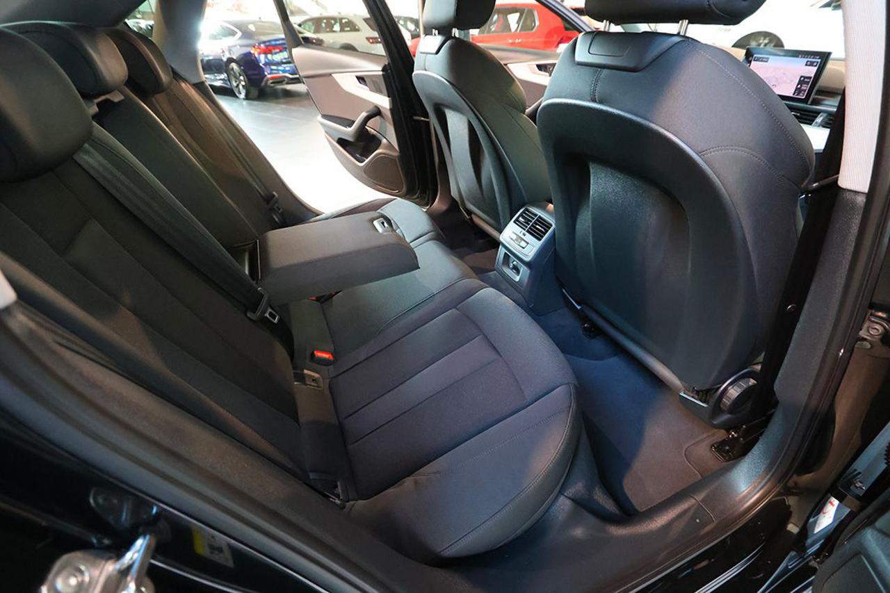 AUDI A4 35 TDI S-Tronic S-Line - 18