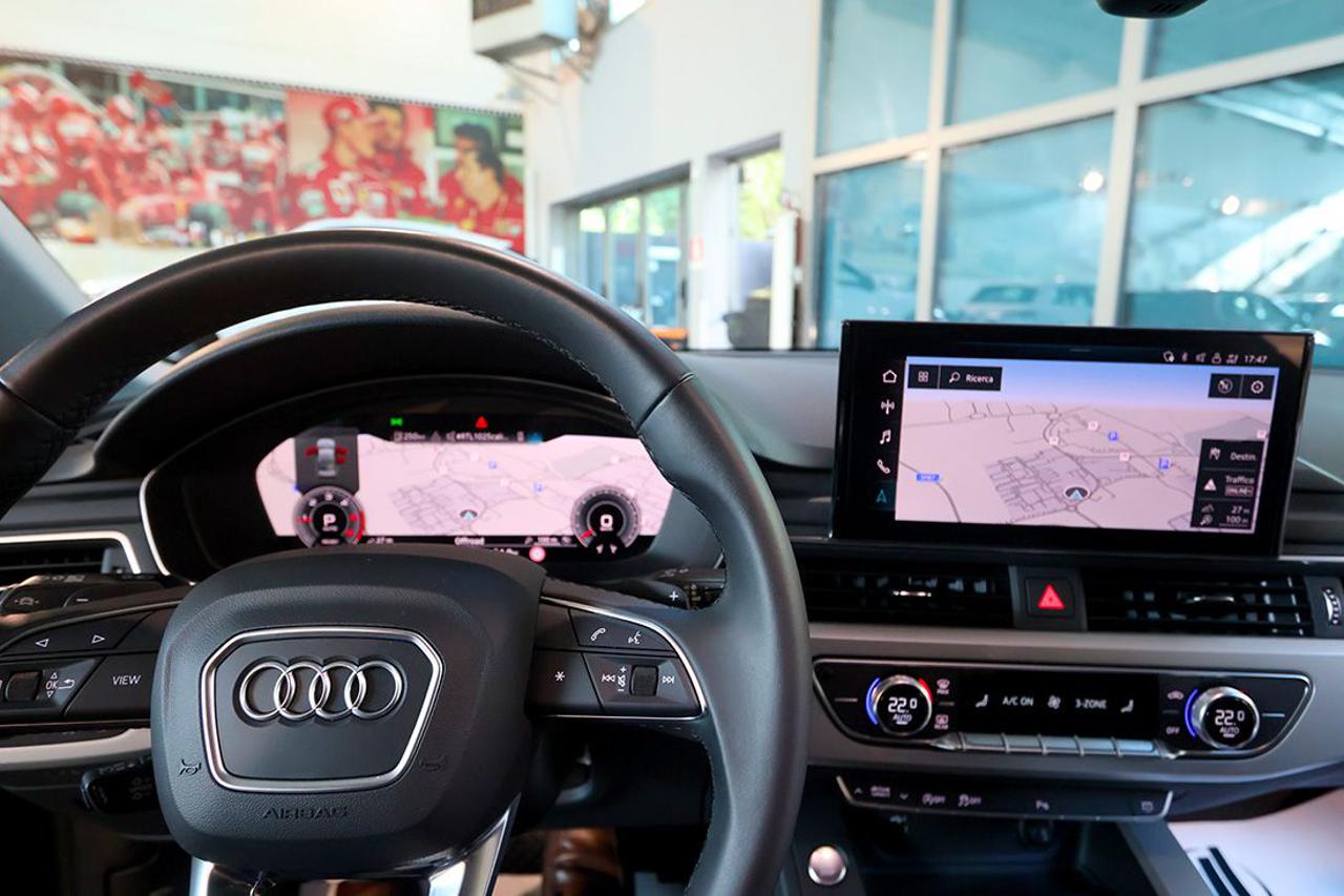 AUDI A4 35 TDI S-Tronic S-Line - 33