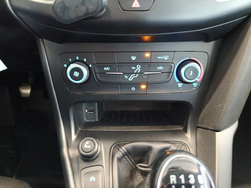 FORD Focus Focus SW 1.5 ecoblue Business s&s 120cv - 14