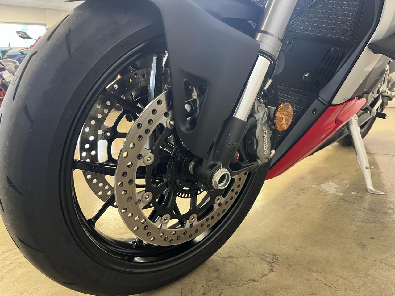 DUCATI Streetfighter V2 RED - 3