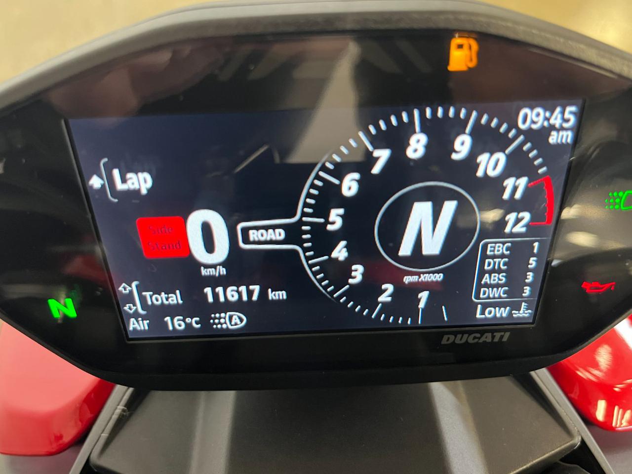 DUCATI Streetfighter V2 RED - 13