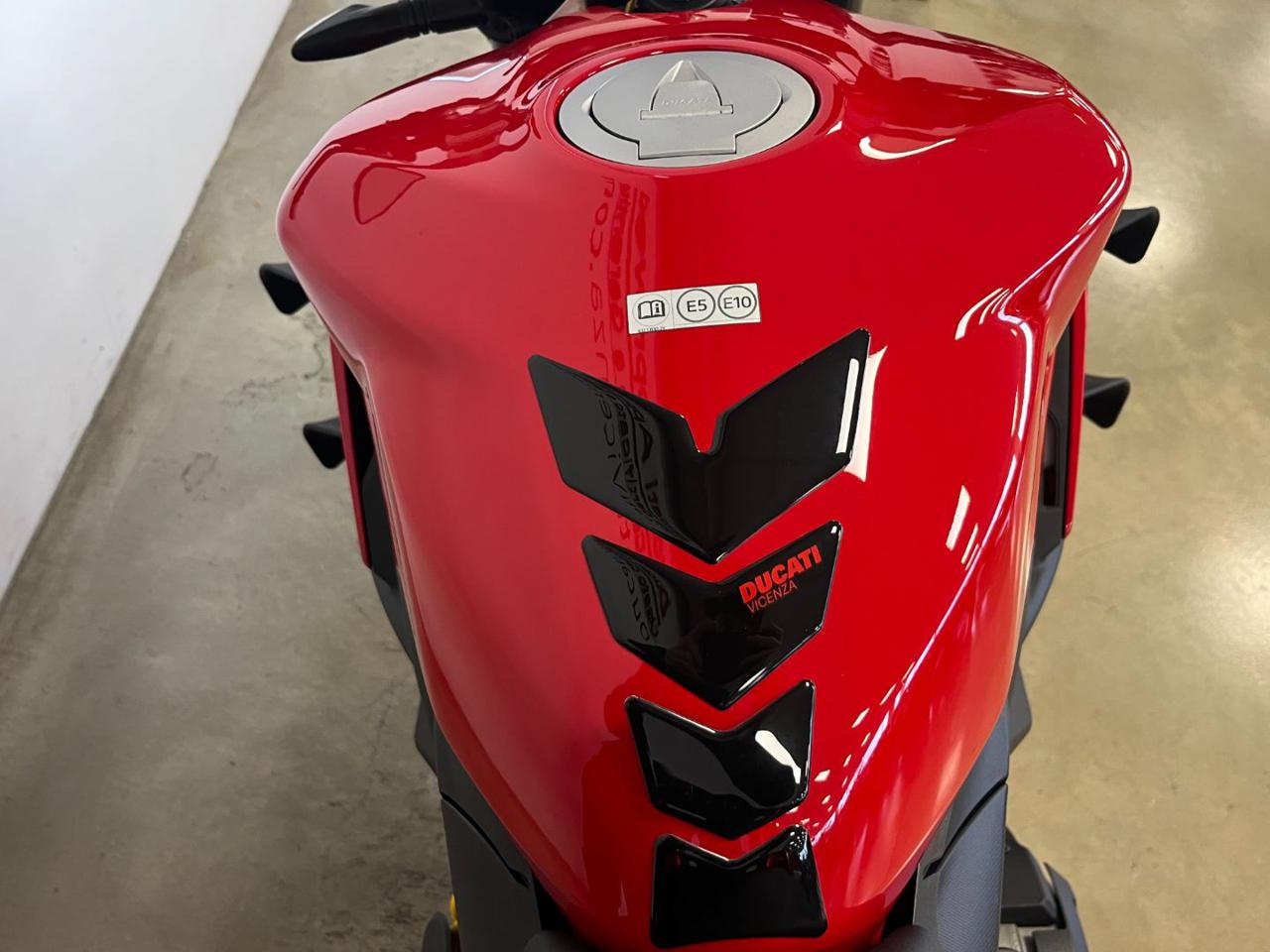 DUCATI Streetfighter V2 RED - 10