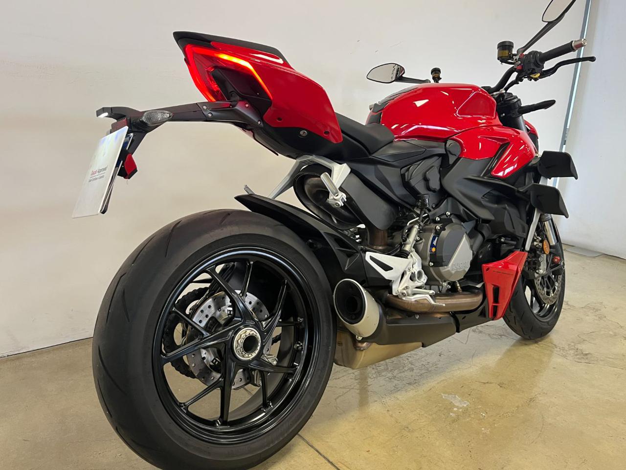 DUCATI Streetfighter V2 RED - 7