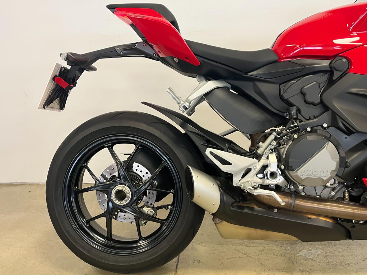DUCATI Streetfighter V2 RED - 6