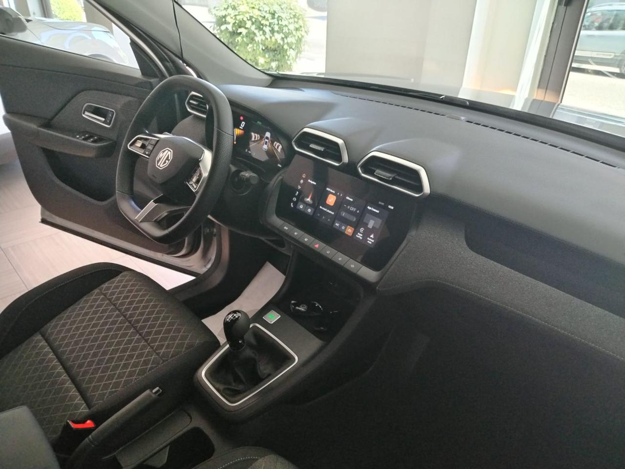 MG ZS 1.5 Standard - 2