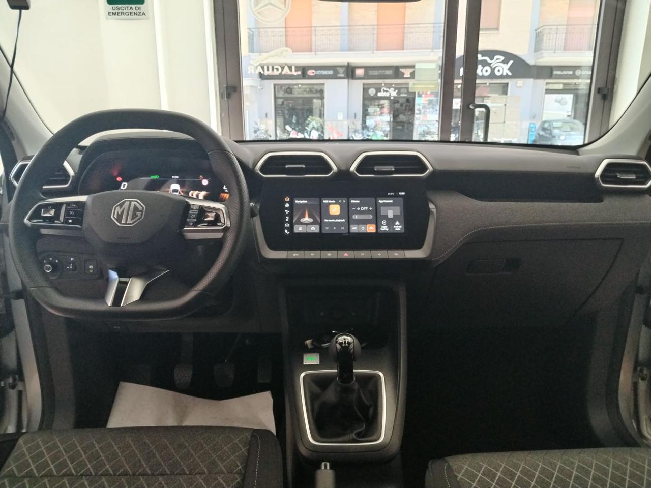 MG ZS 1.5 Standard - 14