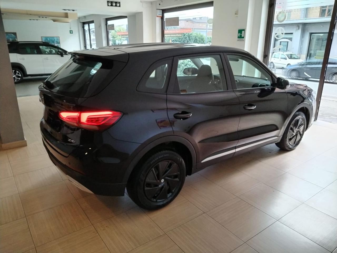 MG ZS 1.5 Standard - 6