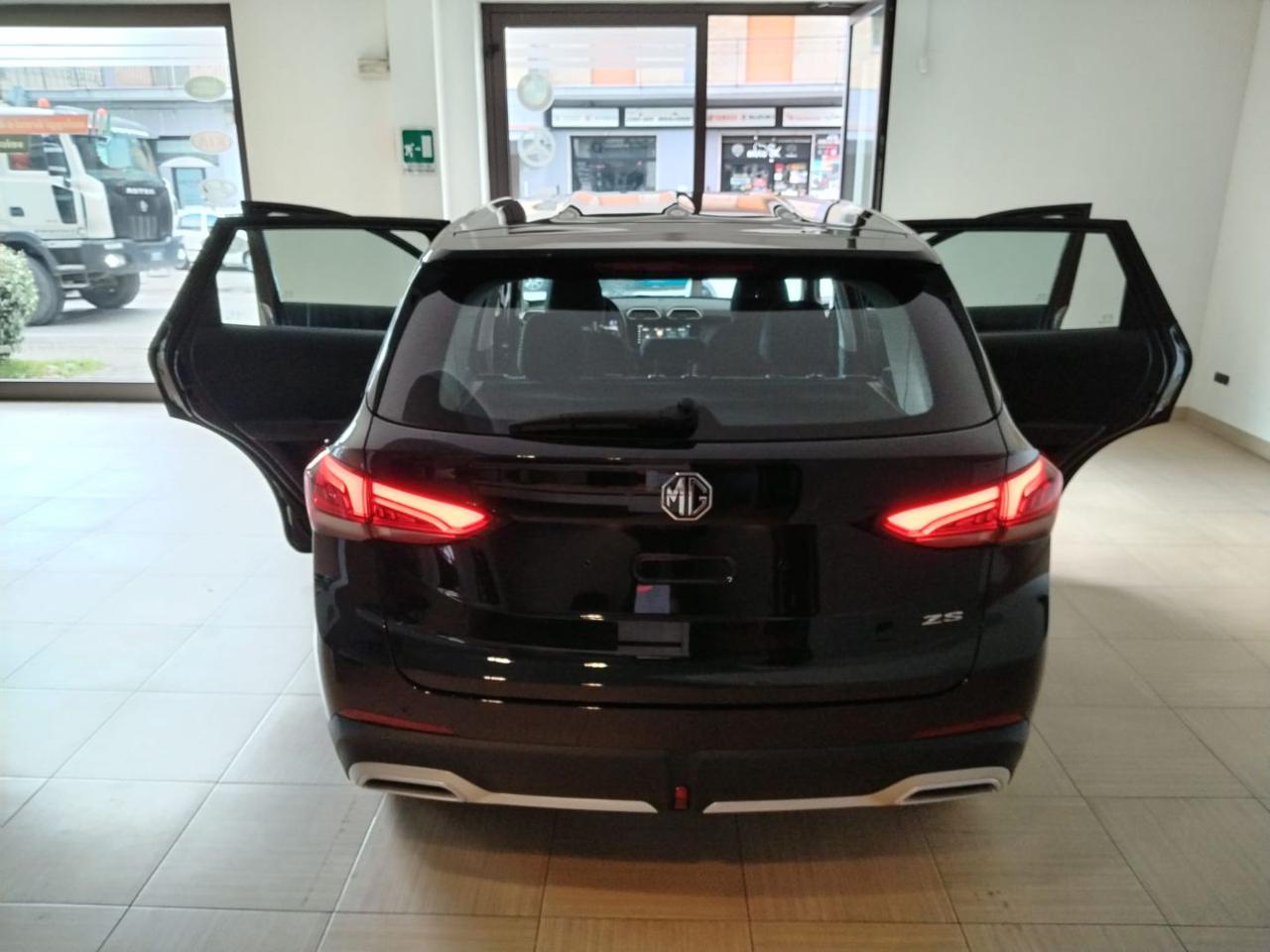 MG ZS 1.5 Standard - 11