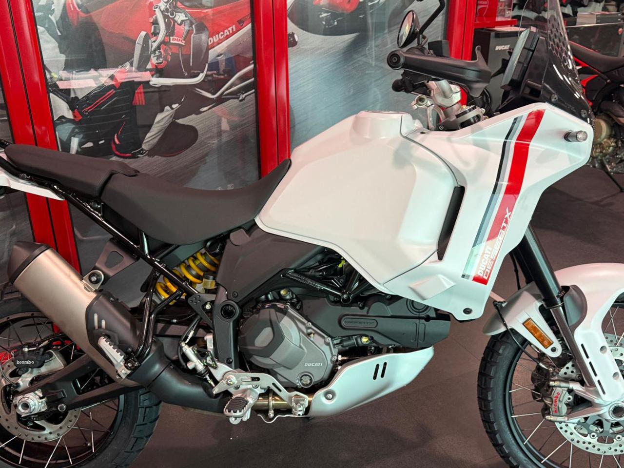 DUCATI DesertX 937 WHITE LIVERY - 3