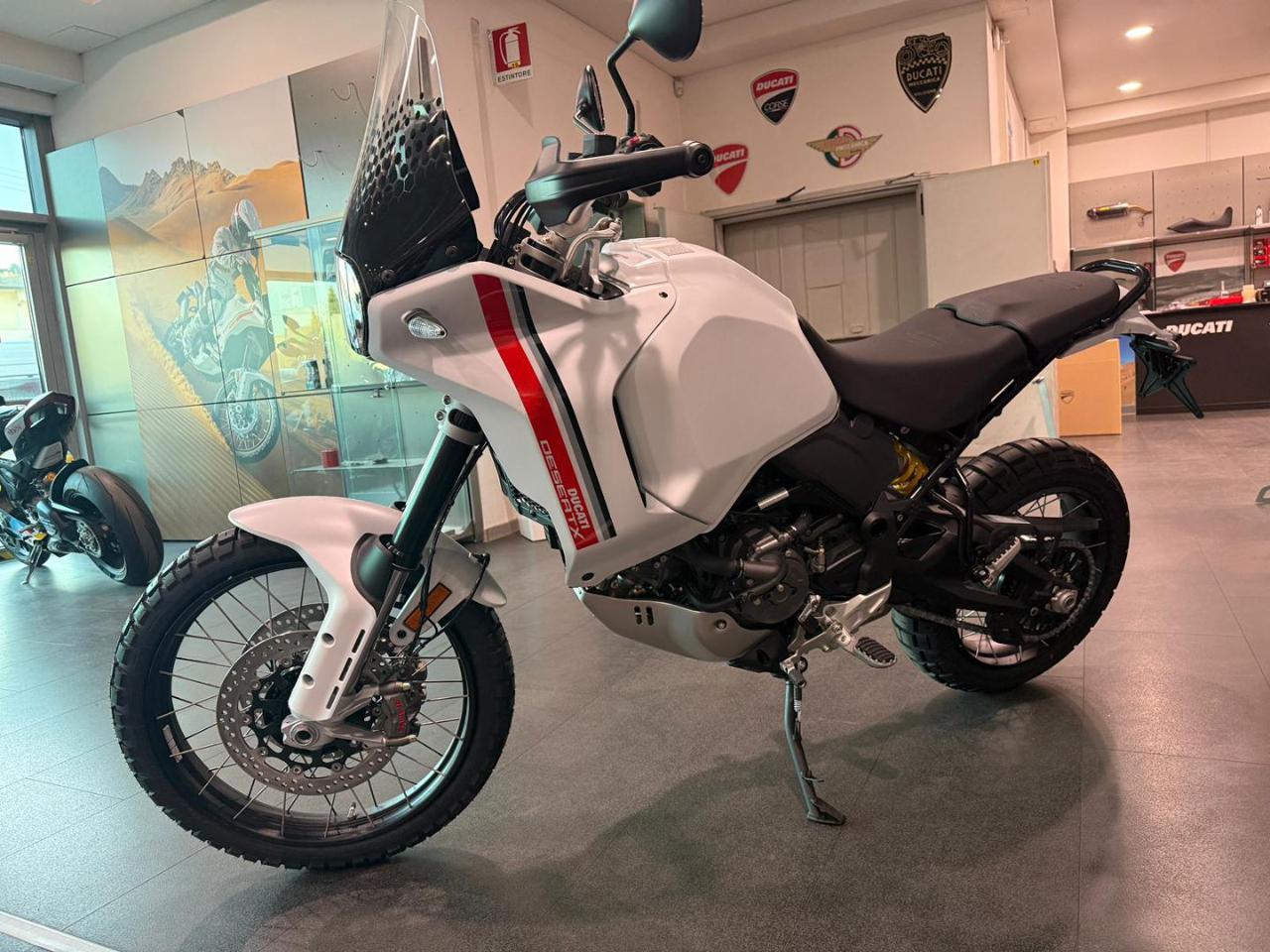 DUCATI DesertX 937 WHITE LIVERY - 7