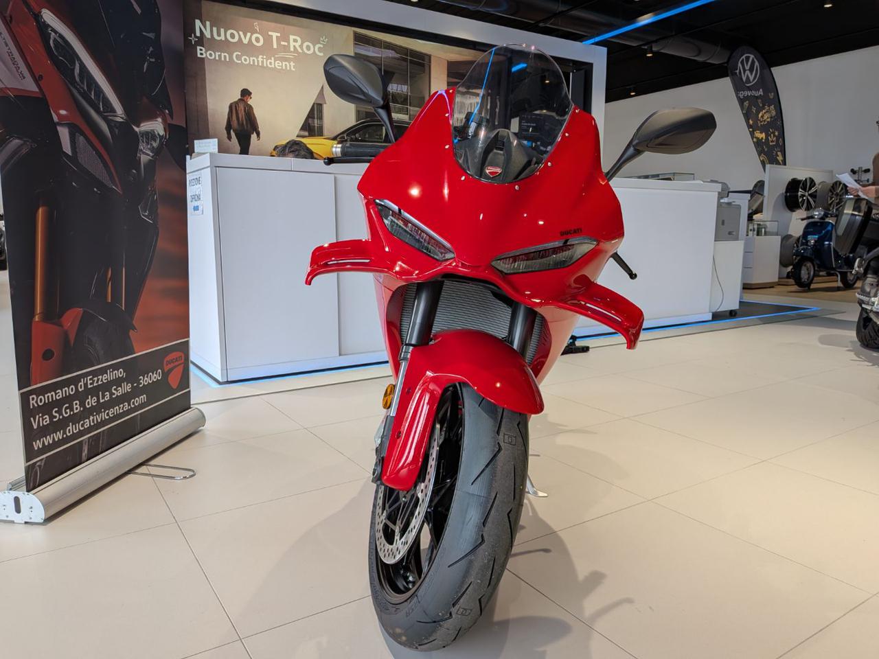 DUCATI Panigale V4 RED - 3