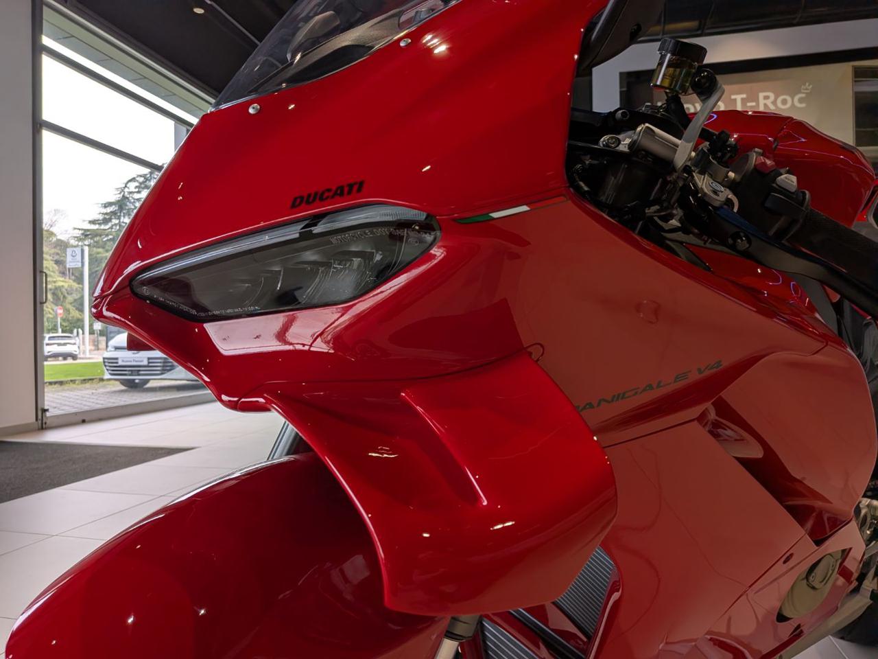 DUCATI Panigale V4 RED - 5