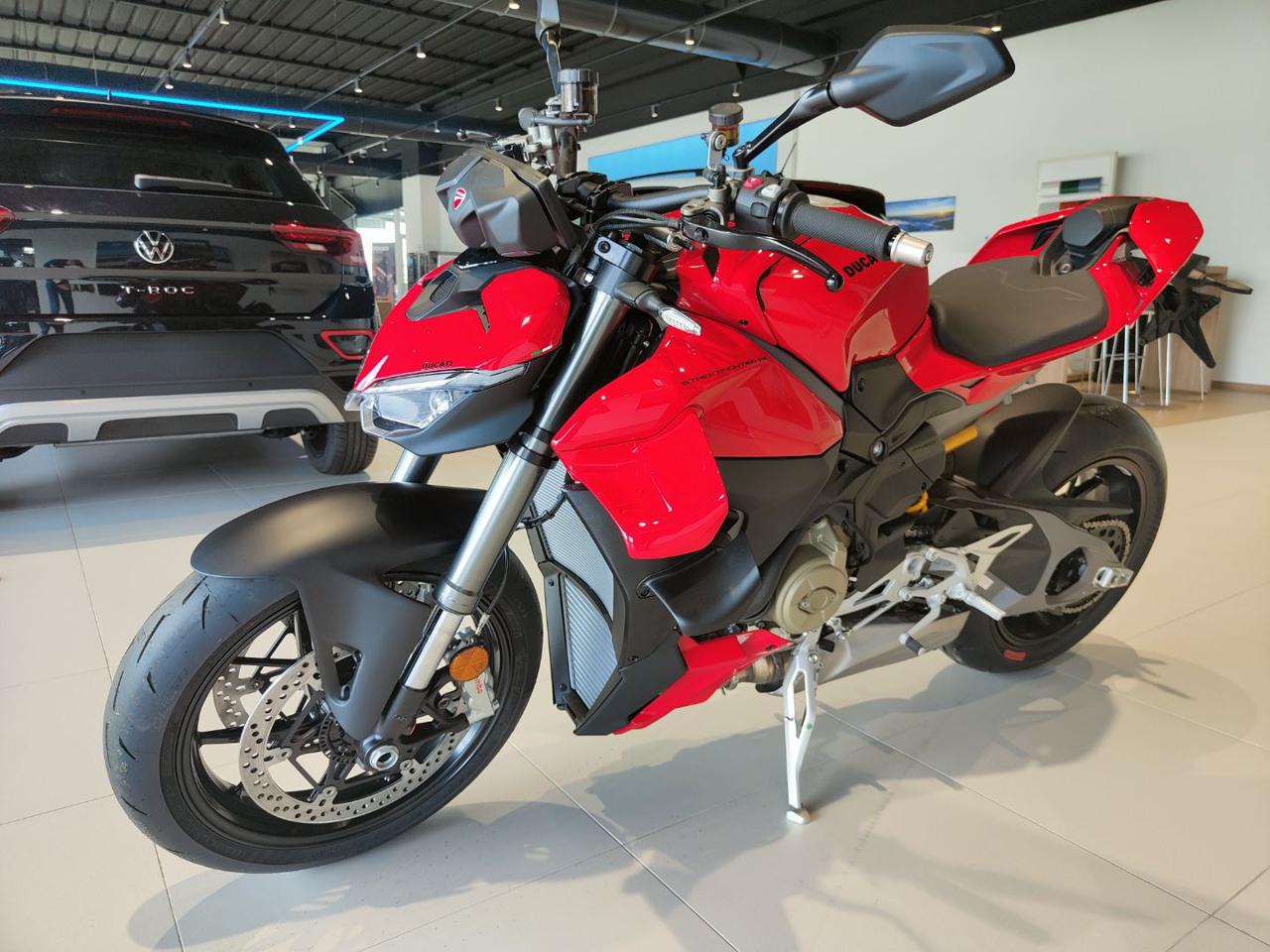 DUCATI Streetfighter V4 RED MY2025 - 9