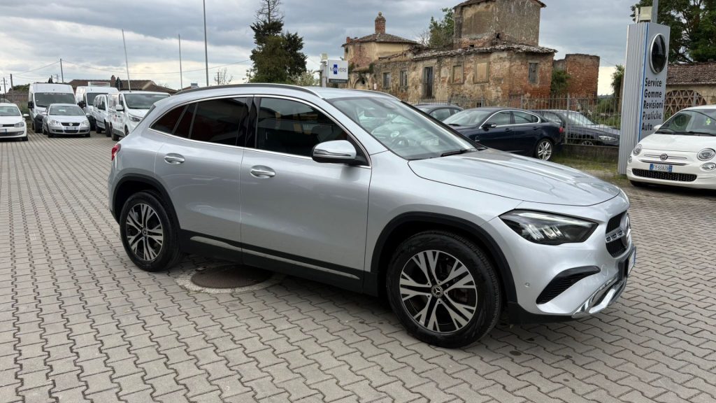MERCEDES-BENZ GLA 200 d Automatic Progressive Advanced Plus IVA ESPOSTA - 2