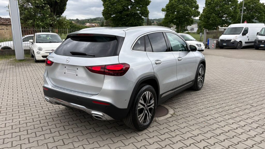 MERCEDES-BENZ GLA 200 d Automatic Progressive Advanced Plus IVA ESPOSTA - 3