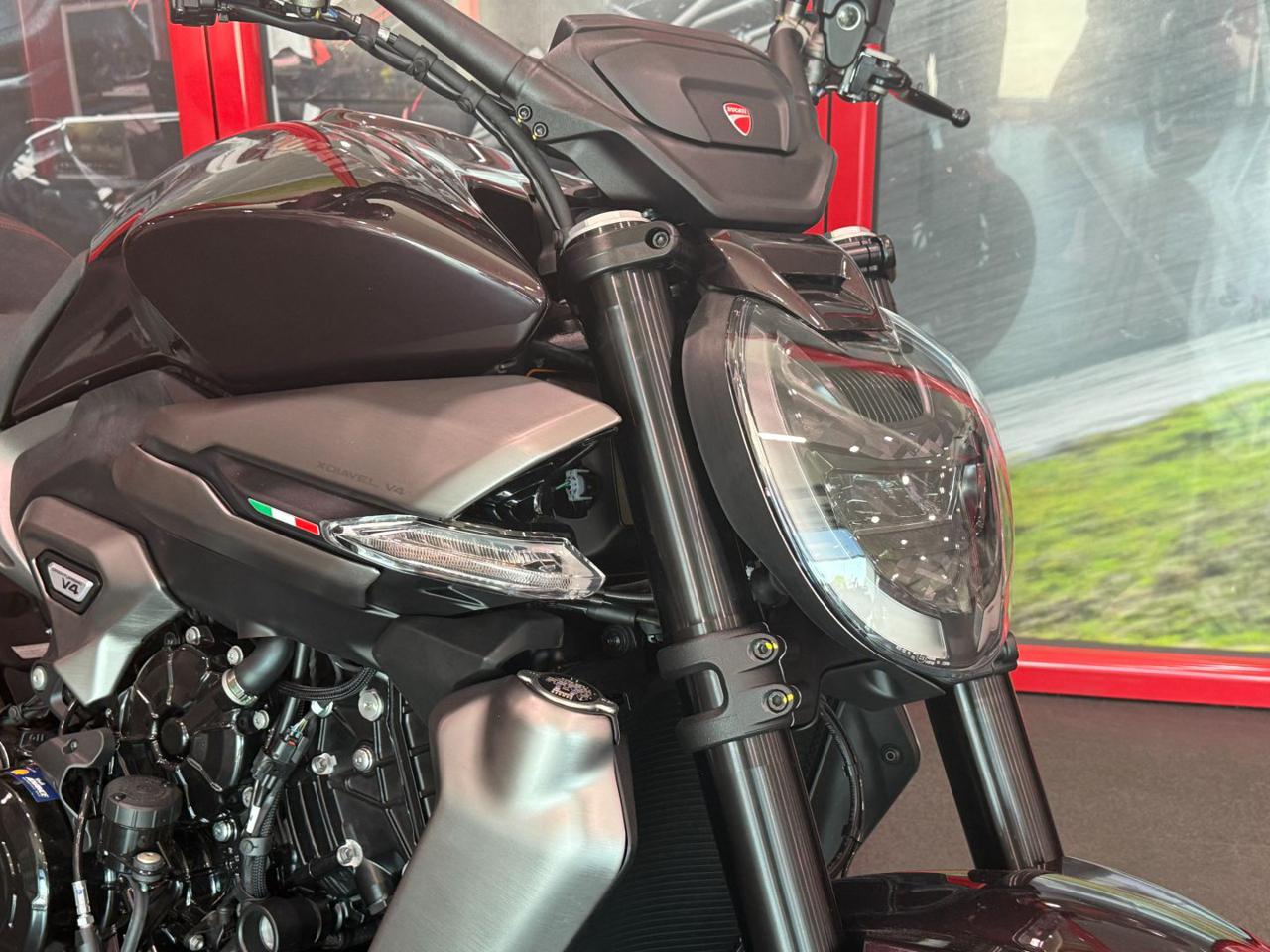 DUCATI XDiavel V4 BLACK LAVA 2025 - 5