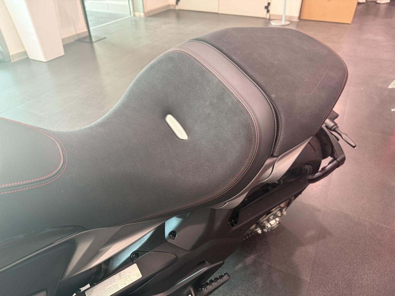 DUCATI XDiavel V4 BLACK LAVA 2025 - 7