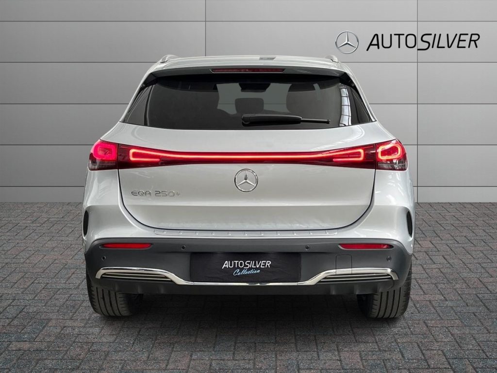 MERCEDES-BENZ EQA 250+ Premium - 4