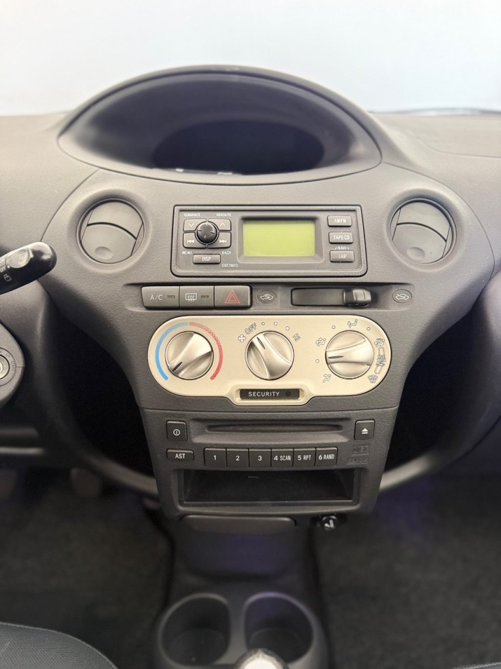 TOYOTA Yaris 1.3i 16V cat 3 porte Sol - 6