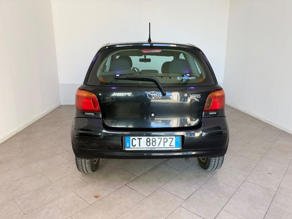 TOYOTA Yaris 1.3i 16V cat 3 porte Sol - 11