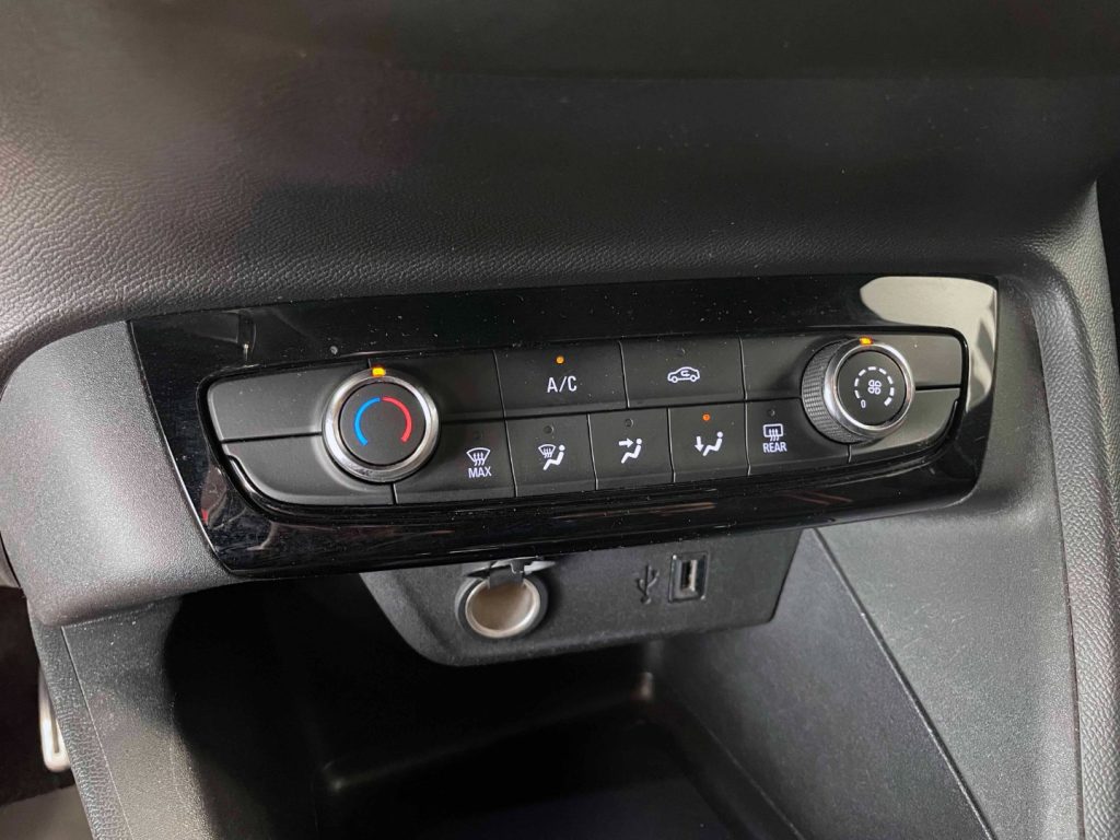 OPEL Corsa 1.2 GS LINE S 100CV - 26