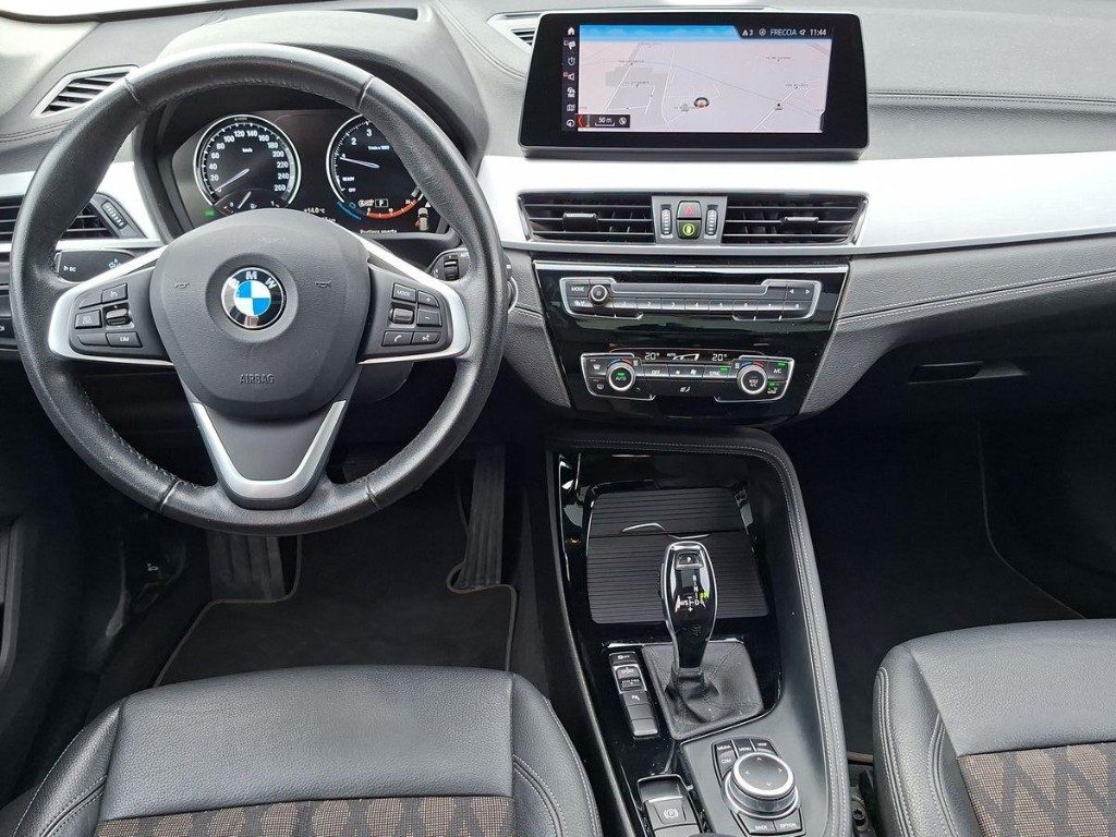 BMW X1 sDrive18i xLine Aut. + Tetto apr. - 9
