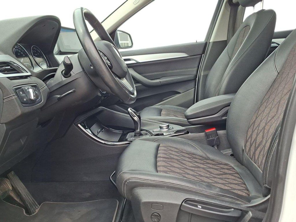 BMW X1 sDrive18i xLine Aut. + Tetto apr. - 10