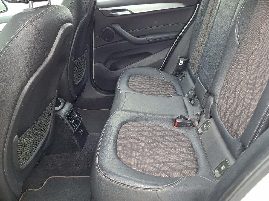 BMW X1 sDrive18i xLine Aut. + Tetto apr. - 12