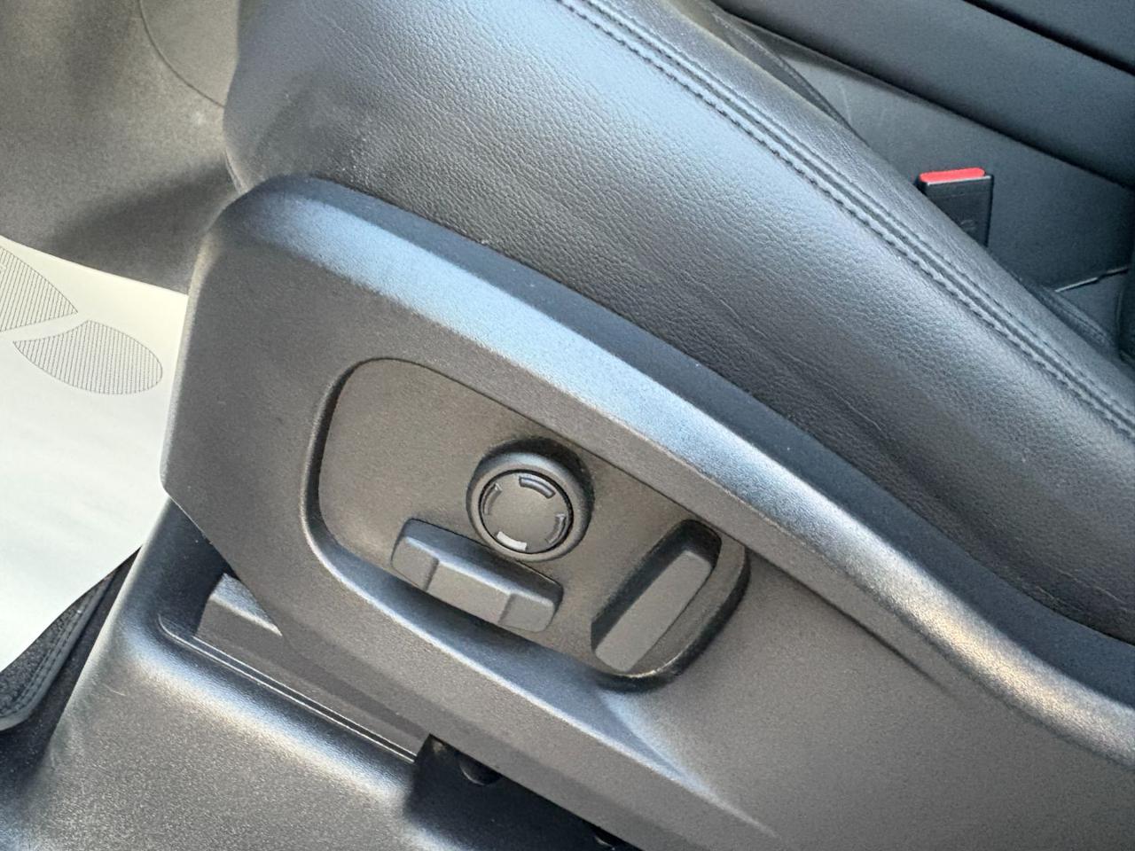 LAND ROVER Defender 110 3.0D I6 200 CV AWD Auto SE 7 POSTI. - 47