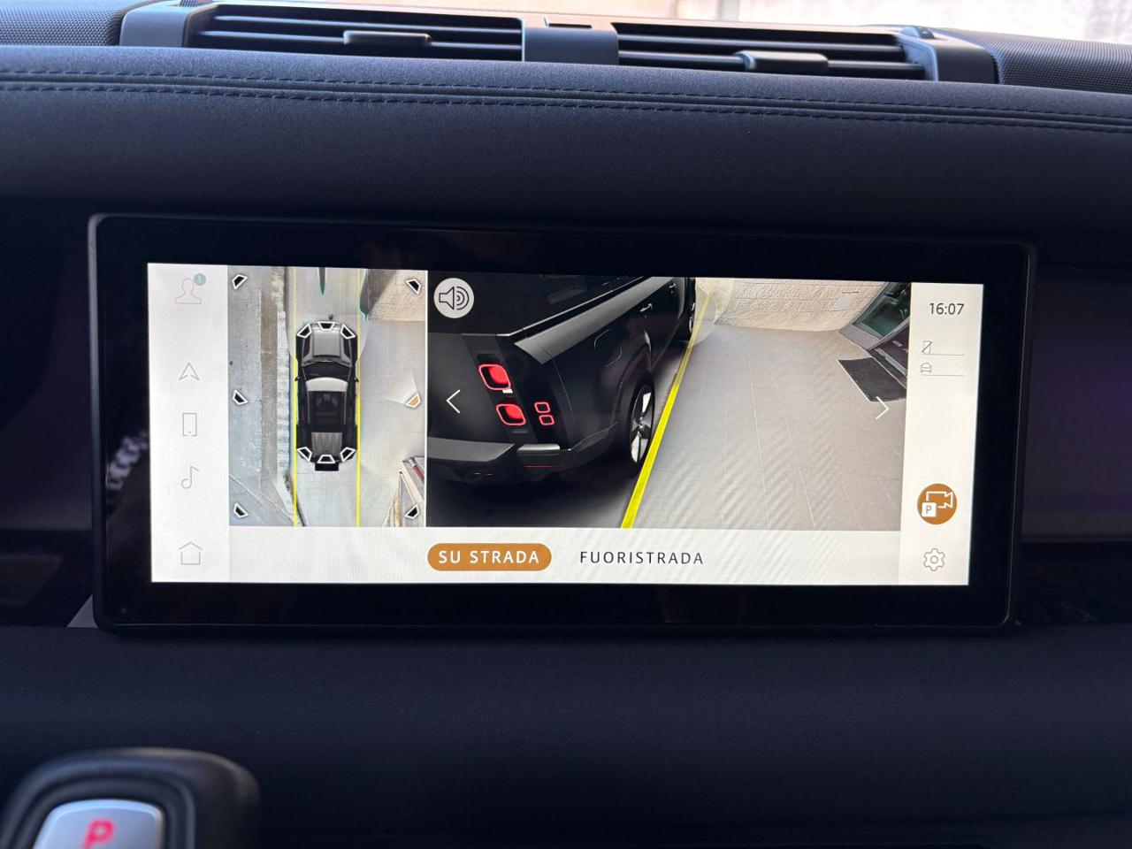 LAND ROVER Defender 110 3.0D I6 200 CV AWD Auto SE 7 POSTI. - 37