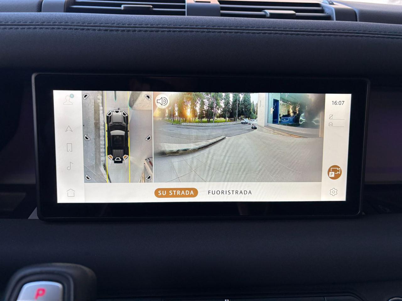 LAND ROVER Defender 110 3.0D I6 200 CV AWD Auto SE 7 POSTI - 19