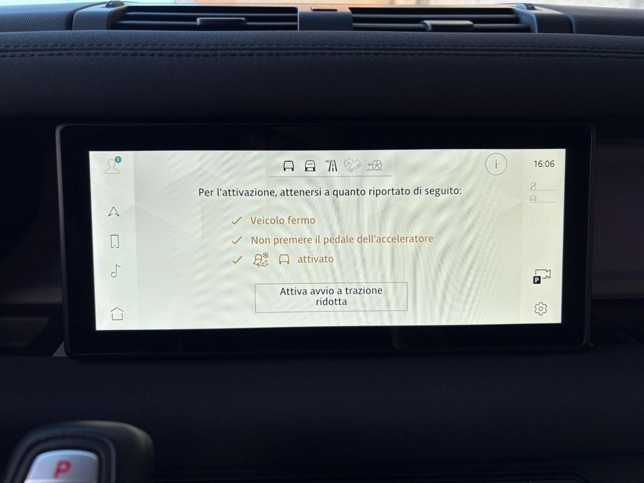 LAND ROVER Defender 110 3.0D I6 200 CV AWD Auto SE 7 POSTI - 33