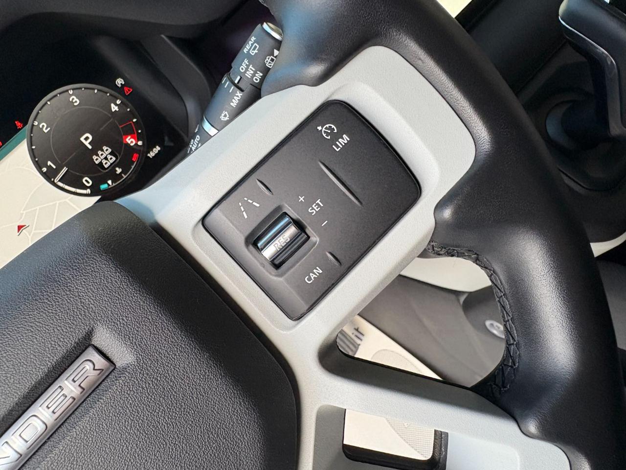 LAND ROVER Defender 110 3.0D I6 200 CV AWD Auto SE 7 POSTI - 27