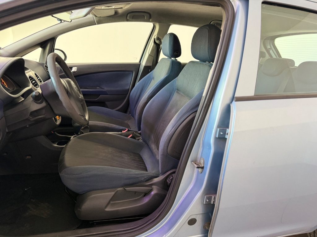 OPEL Corsa 1.2 5 porte .Cosmo - 18