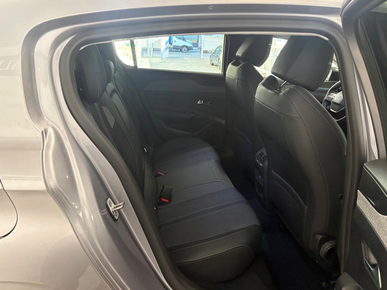 PEUGEOT 308 BlueHDi 130 S&S EAT8 Allure - 21