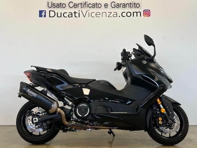 YAMAHA T-Max 560 Nero pastello