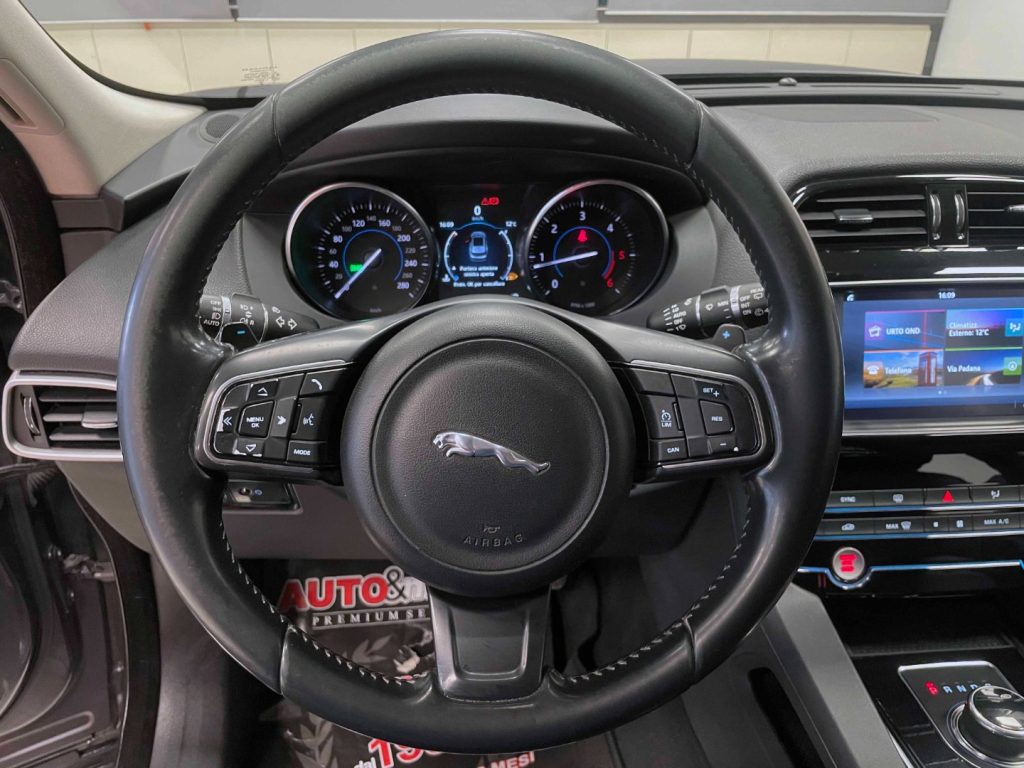 JAGUAR F-Pace 2.0D PURE AWD 180CV AUTO - 18