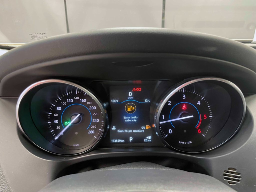 JAGUAR F-Pace 2.0D PURE AWD 180CV AUTO - 19