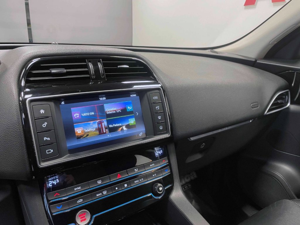 JAGUAR F-Pace 2.0D PURE AWD 180CV AUTO - 20