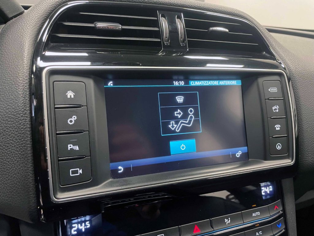 JAGUAR F-Pace 2.0D PURE AWD 180CV AUTO - 22