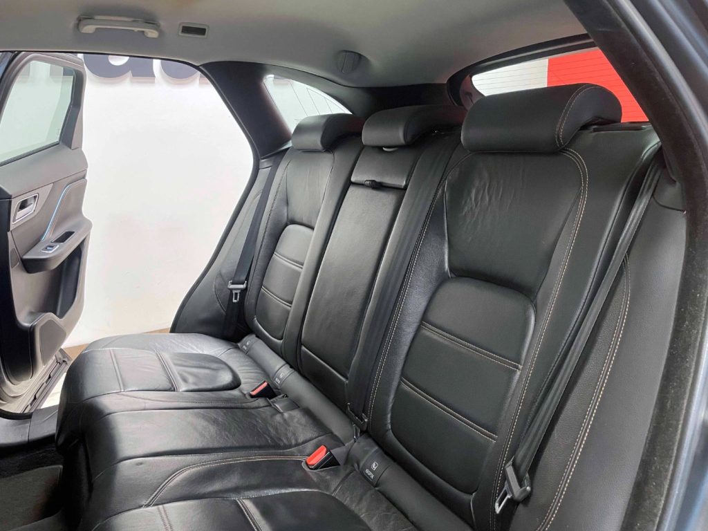 JAGUAR F-Pace 2.0D PURE AWD 180CV AUTO - 29