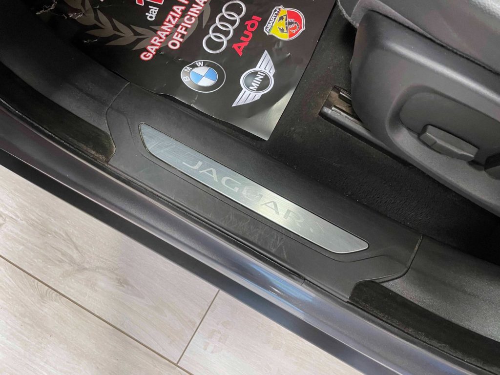 JAGUAR F-Pace 2.0D PURE AWD 180CV AUTO - 42