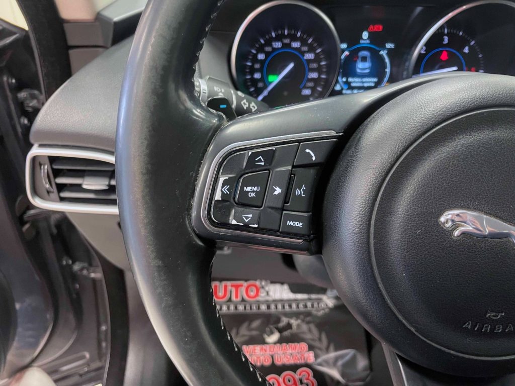 JAGUAR F-Pace 2.0D PURE AWD 180CV AUTO - 44